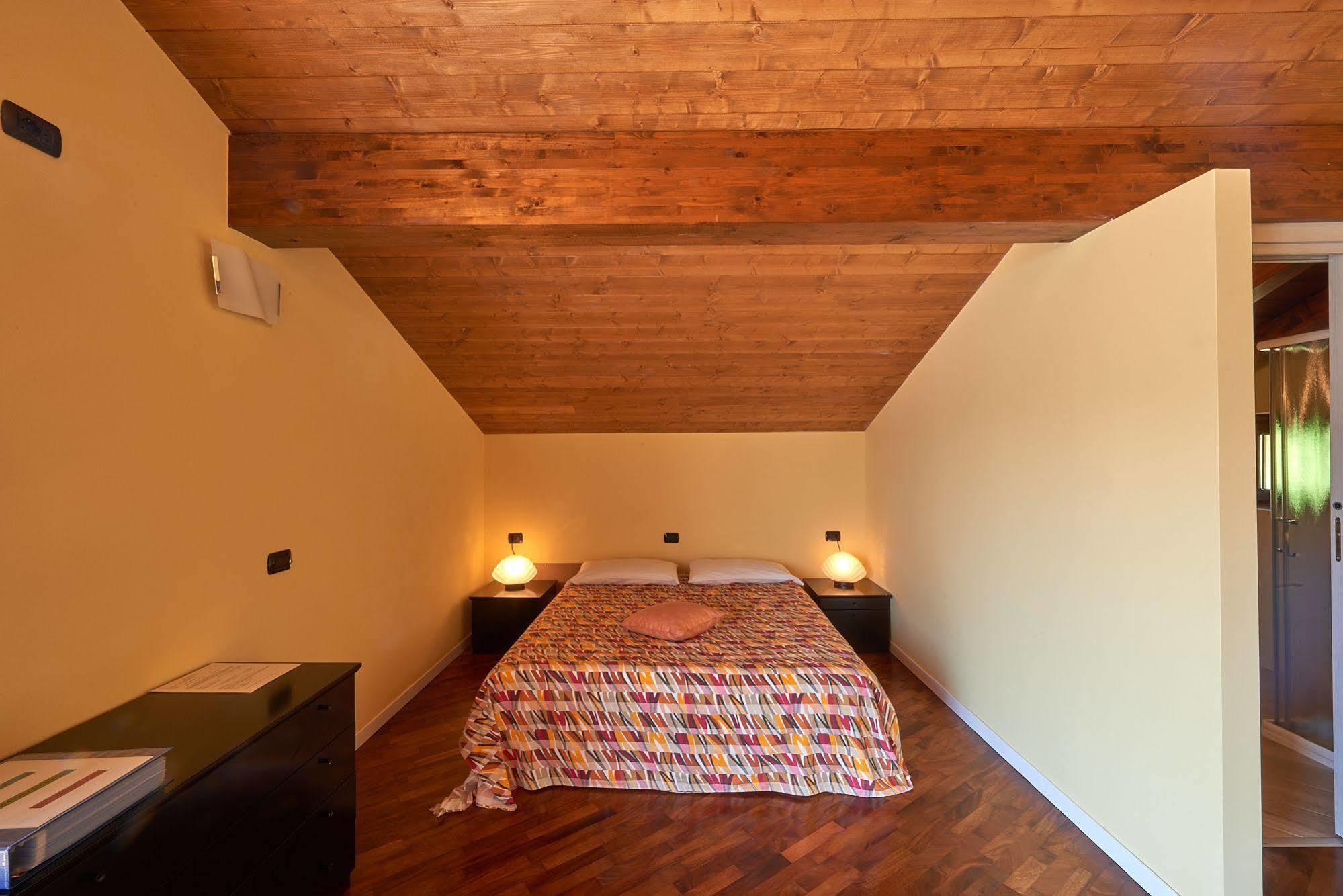 B&B-Foresteria Casa Della Musica Lake Como 만델로델라리오 외부 사진